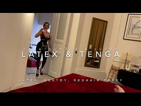❤️ Jaruma mai jajayen kaya sanye da rigar latex mai cin duri ❤️❌ Labaran batsa ☑